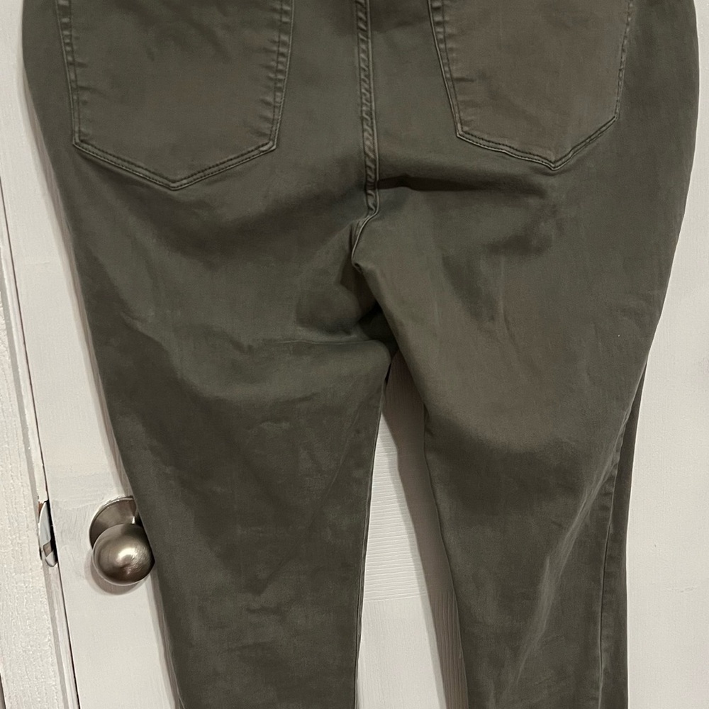 Seven7 Olive and Dusty Rose Pants Set - Picture 2 of 6